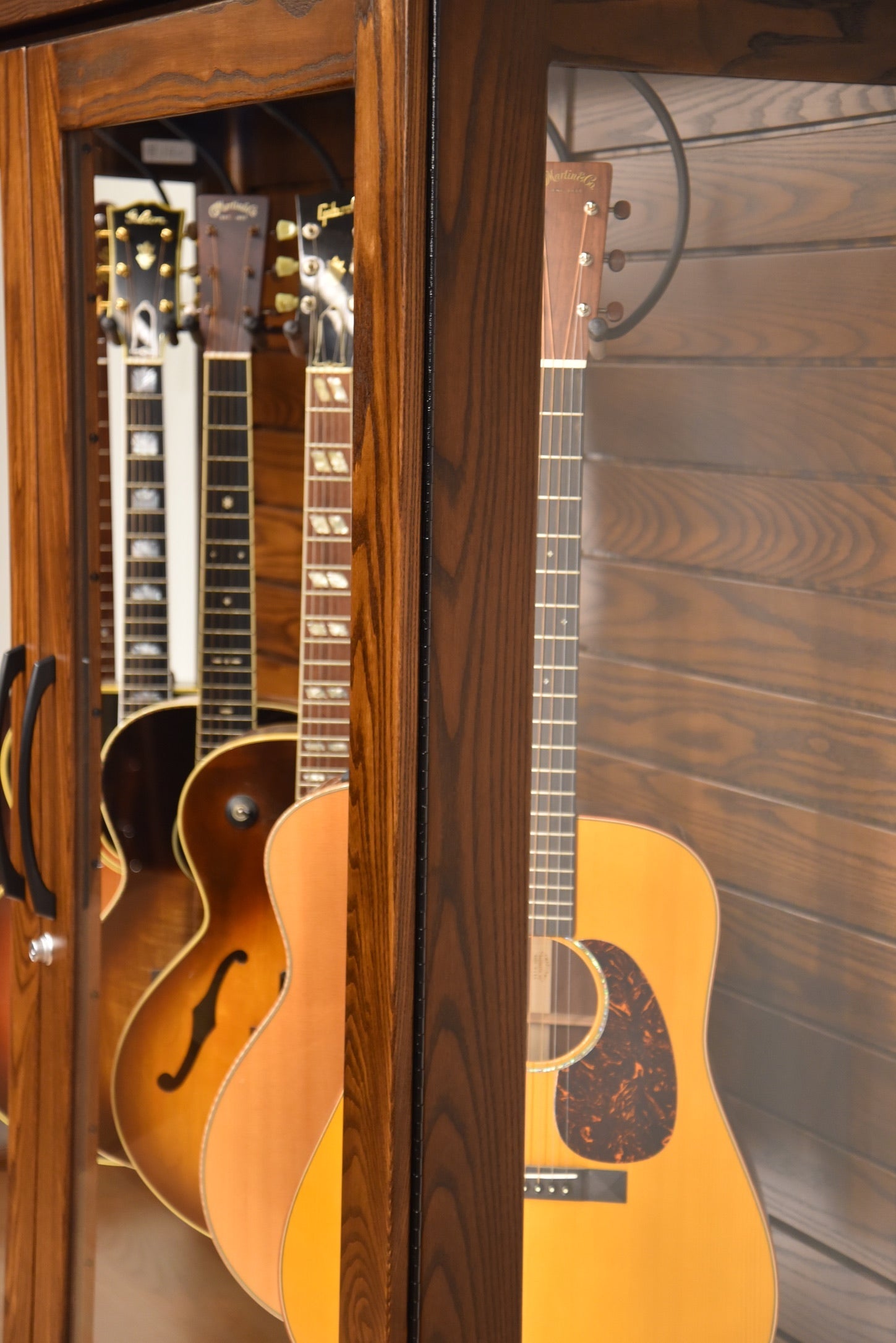 ClimaCab Traditional+ | Ash with Rich Tobacco *Available Nov 2025