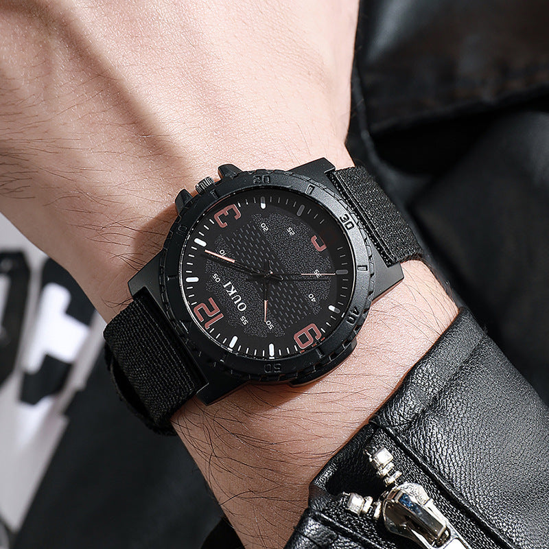 Fashionable digital men's watch, quartz watch