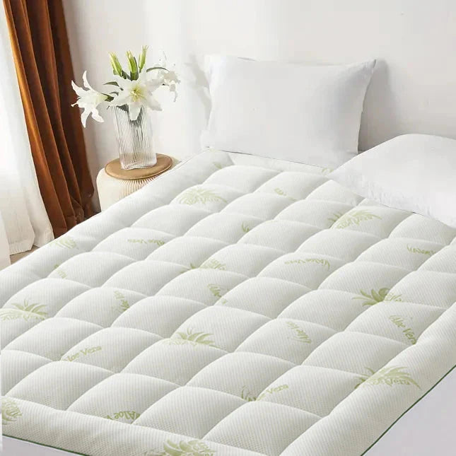 Aloe Vera Mattress Protector – Soft, Hypoallergenic Breathable Cover